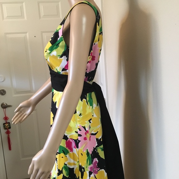 Fresh, Colorful Spring Dress - Picture 2 of 5